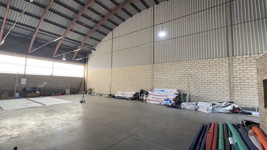 To Let commercial Property for Rent in Driehoek Gauteng