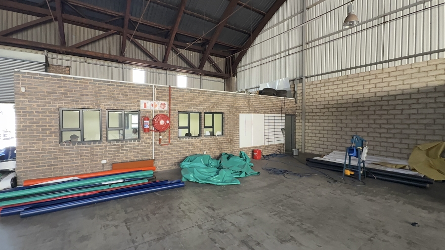 To Let commercial Property for Rent in Driehoek Gauteng