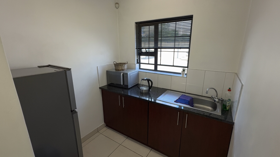 To Let commercial Property for Rent in Driehoek Gauteng