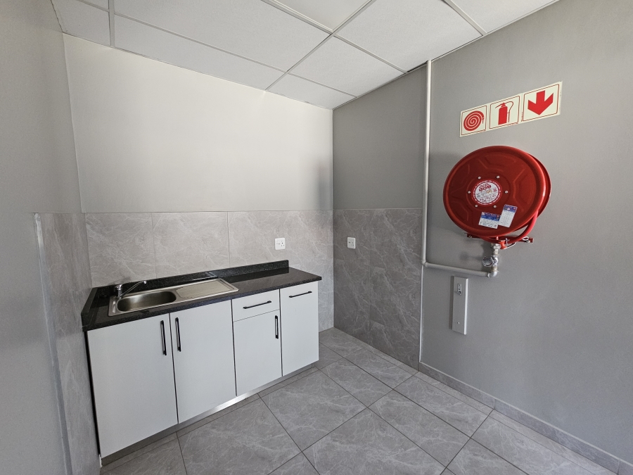 To Let commercial Property for Rent in Knoppieslaagte Gauteng