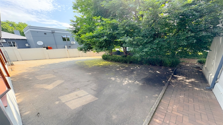 To Let commercial Property for Rent in Saxonwold Gauteng