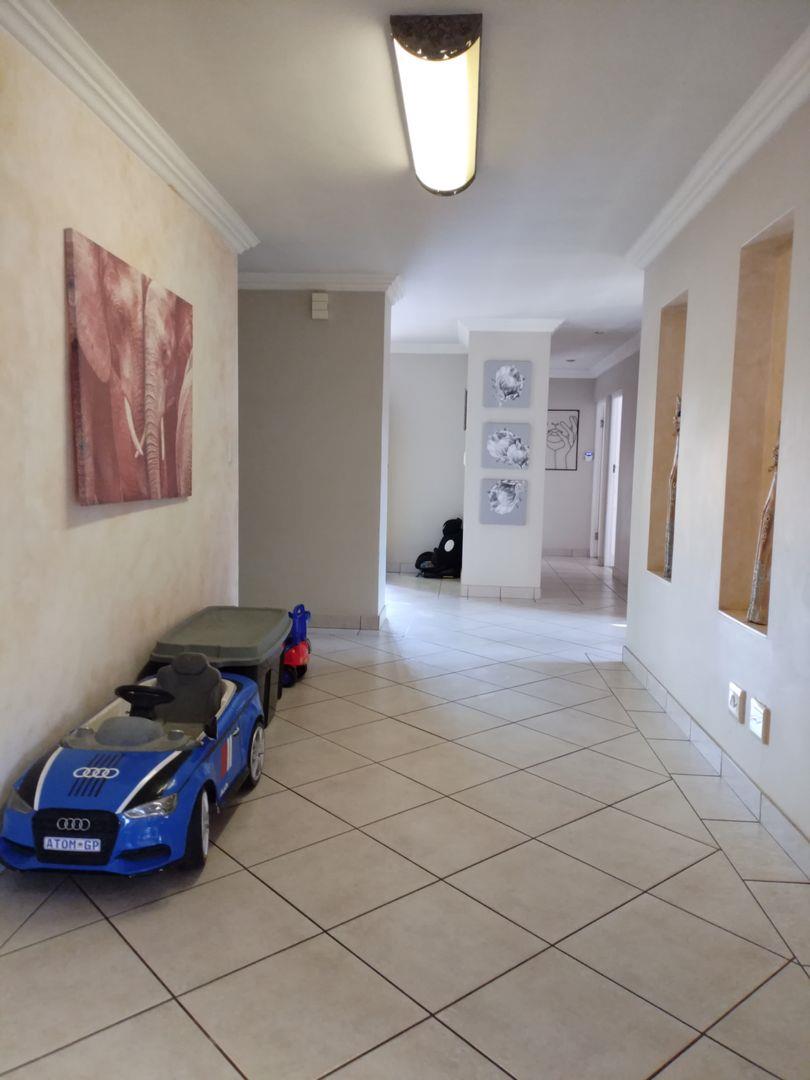 To Let 3 Bedroom Property for Rent in Dayanglen Gauteng