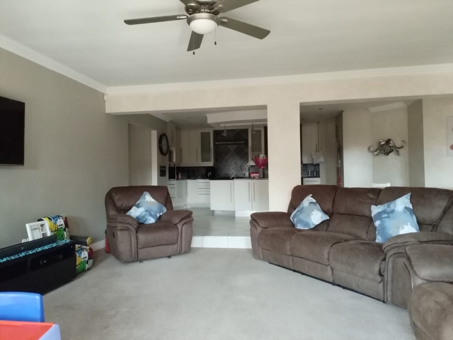 To Let 3 Bedroom Property for Rent in Dayanglen Gauteng