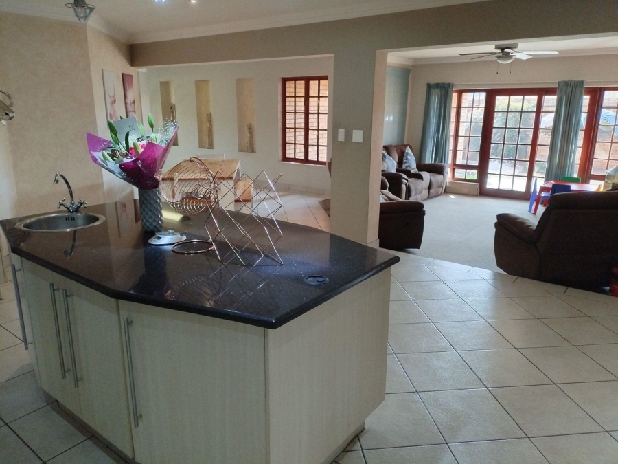 To Let 3 Bedroom Property for Rent in Dayanglen Gauteng