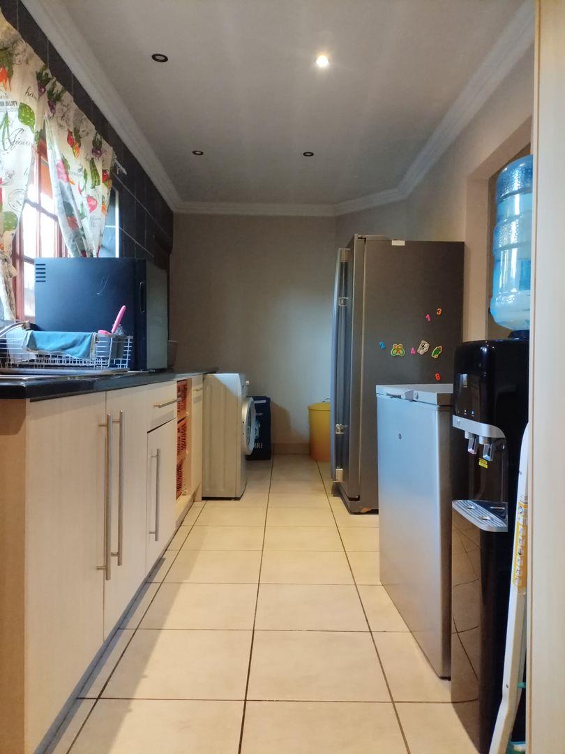 To Let 3 Bedroom Property for Rent in Dayanglen Gauteng