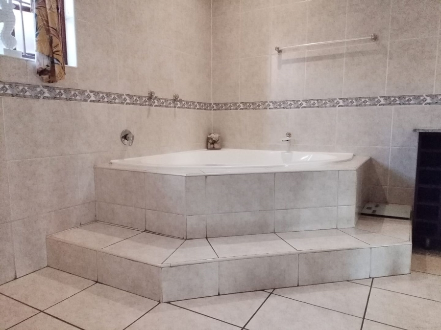 To Let 3 Bedroom Property for Rent in Dayanglen Gauteng