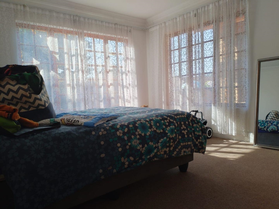 To Let 3 Bedroom Property for Rent in Dayanglen Gauteng
