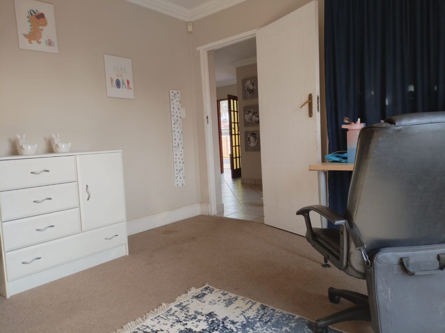 To Let 3 Bedroom Property for Rent in Dayanglen Gauteng