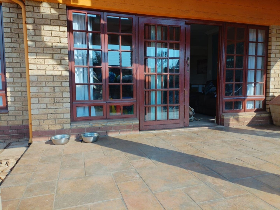 To Let 3 Bedroom Property for Rent in Dayanglen Gauteng