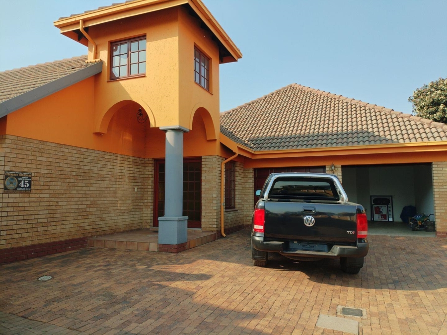 To Let 3 Bedroom Property for Rent in Dayanglen Gauteng