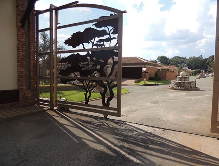 To Let 3 Bedroom Property for Rent in Dayanglen Gauteng