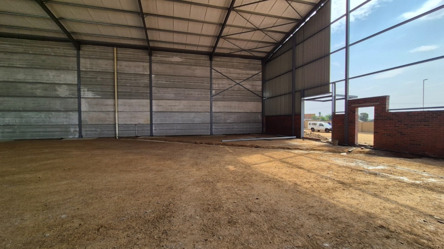 To Let commercial Property for Rent in Knoppieslaagte Gauteng
