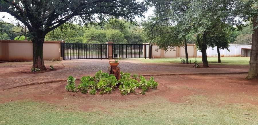 8 Bedroom Property for Sale in Winternest Gauteng