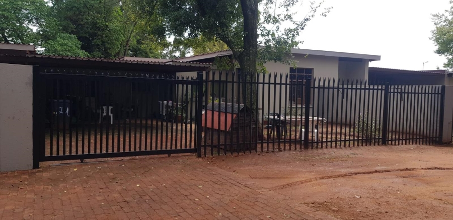 8 Bedroom Property for Sale in Winternest Gauteng
