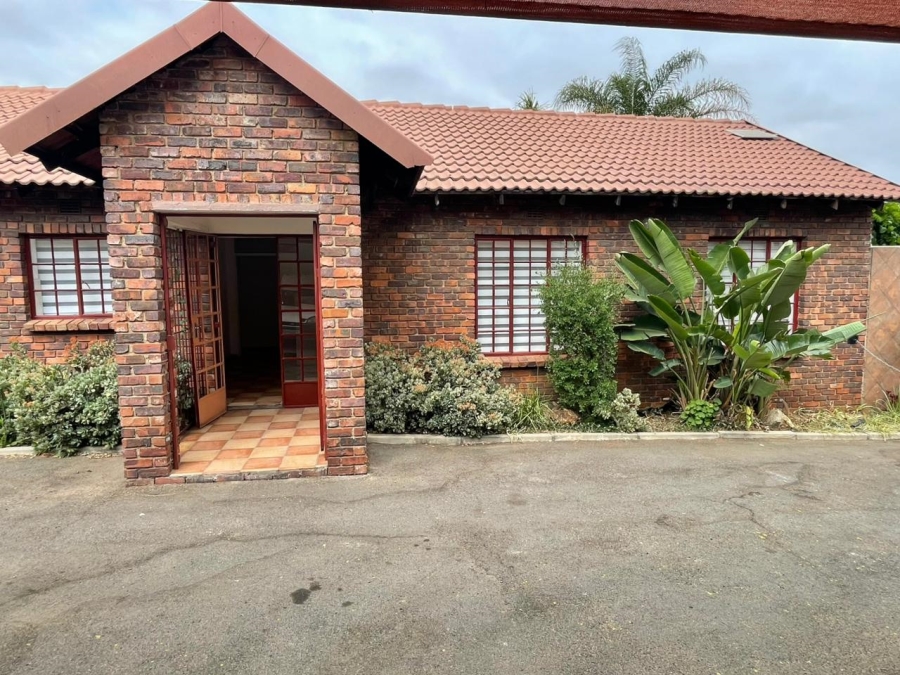 To Let commercial Property for Rent in Halfway Gardens Gauteng