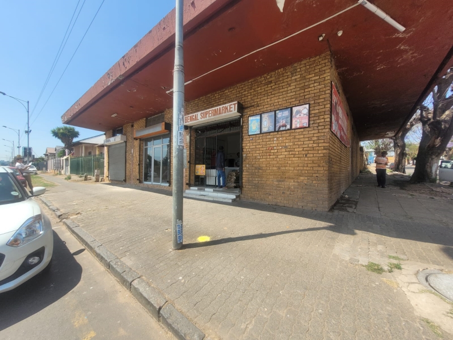 Commercial Property for Sale in Luipaardsvlei Gauteng