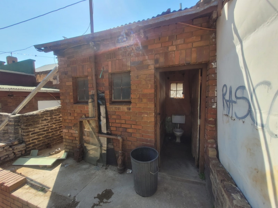 Commercial Property for Sale in Luipaardsvlei Gauteng
