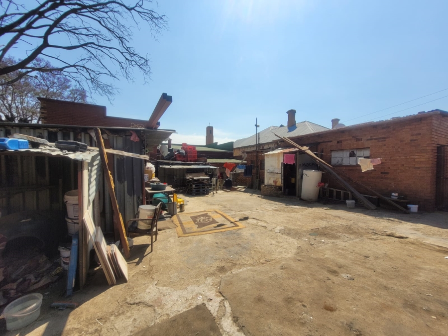 Commercial Property for Sale in Luipaardsvlei Gauteng