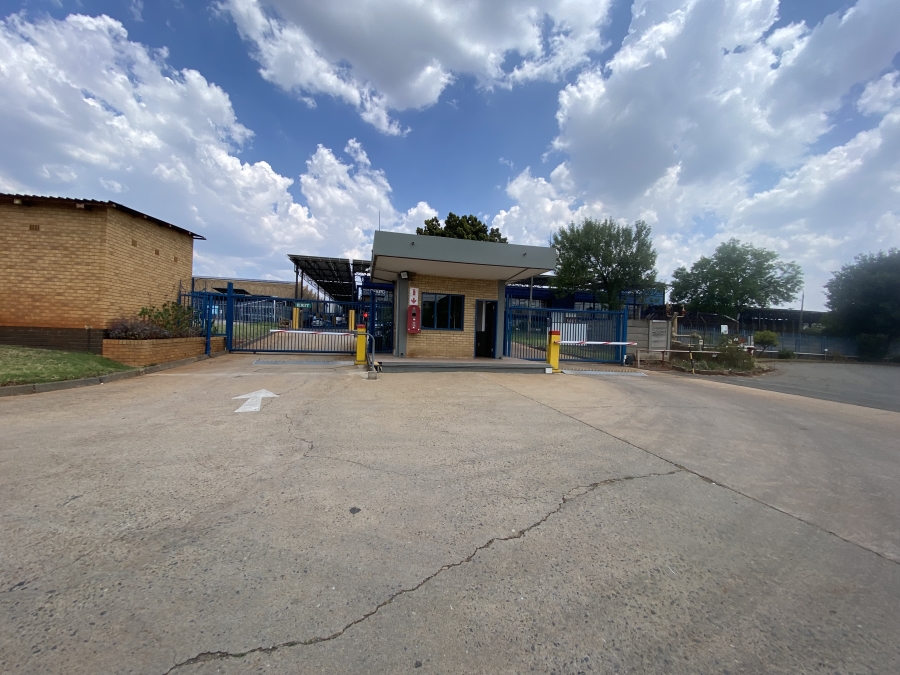 To Let commercial Property for Rent in Spartan Gauteng