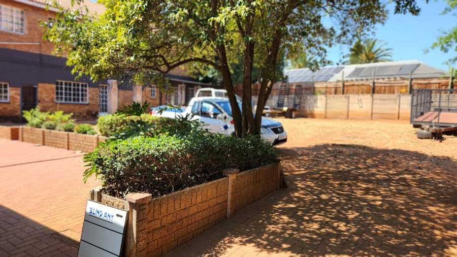Commercial Property for Sale in Eldoraigne Gauteng