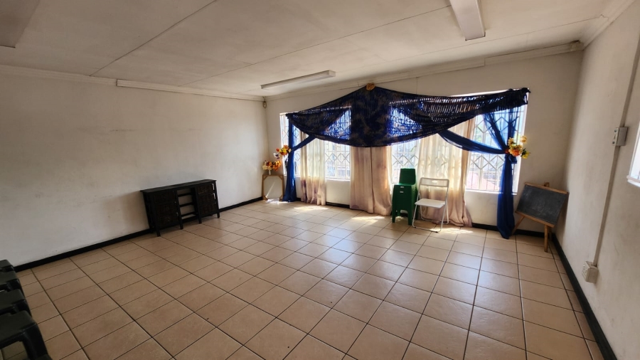 Commercial Property for Sale in Eldoraigne Gauteng