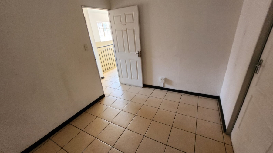 Commercial Property for Sale in Eldoraigne Gauteng