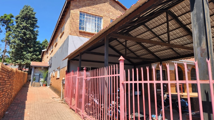 Commercial Property for Sale in Eldoraigne Gauteng