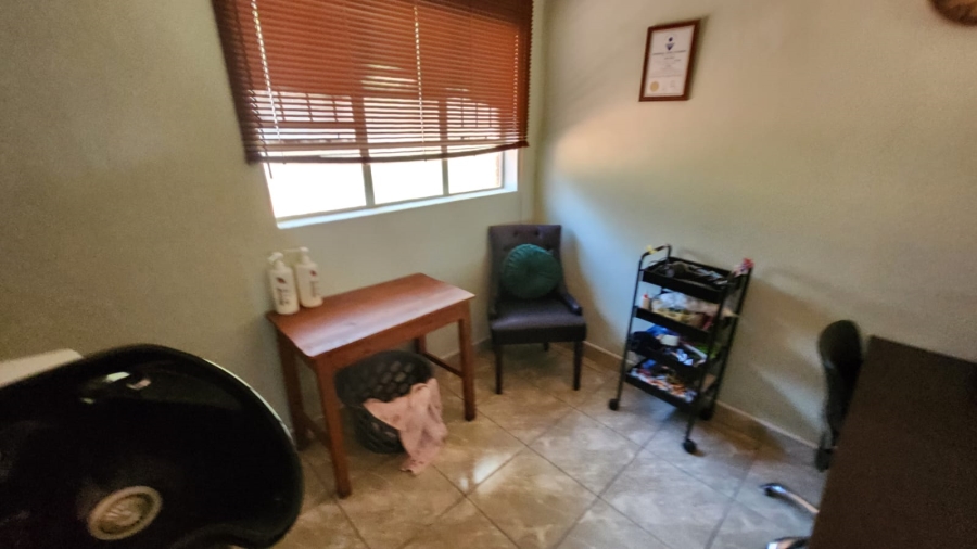 Commercial Property for Sale in Eldoraigne Gauteng