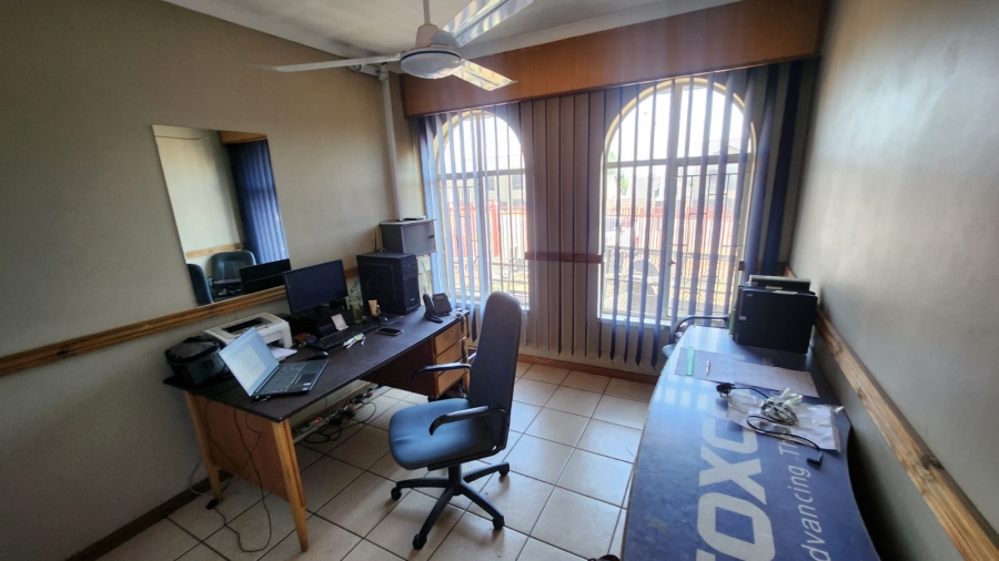 Commercial Property for Sale in Eldoraigne Gauteng
