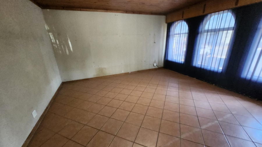 Commercial Property for Sale in Eldoraigne Gauteng