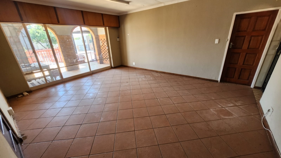 Commercial Property for Sale in Eldoraigne Gauteng