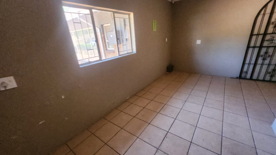 Commercial Property for Sale in Eldoraigne Gauteng