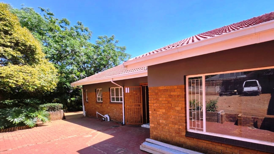 Commercial Property for Sale in Eldoraigne Gauteng