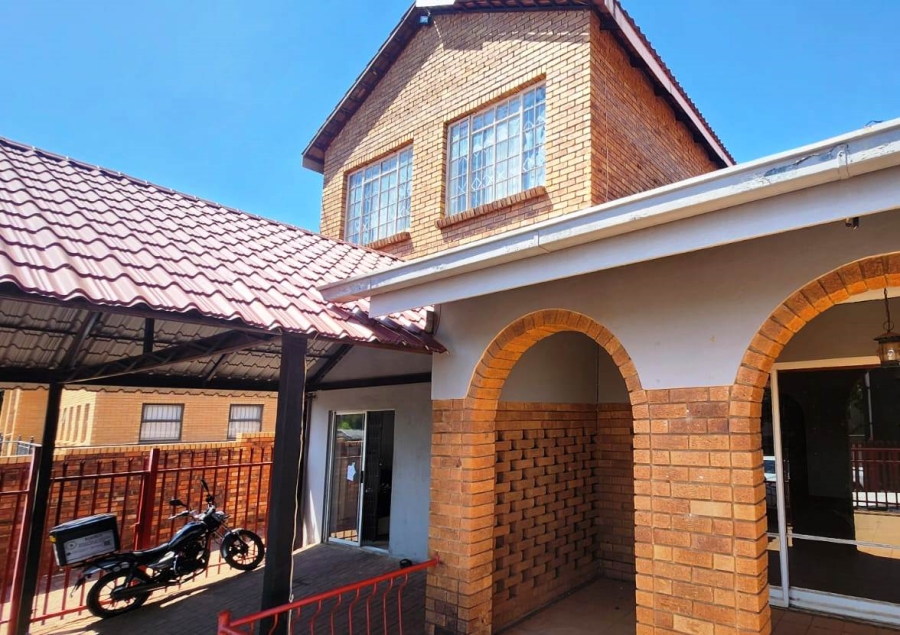 Commercial Property for Sale in Eldoraigne Gauteng