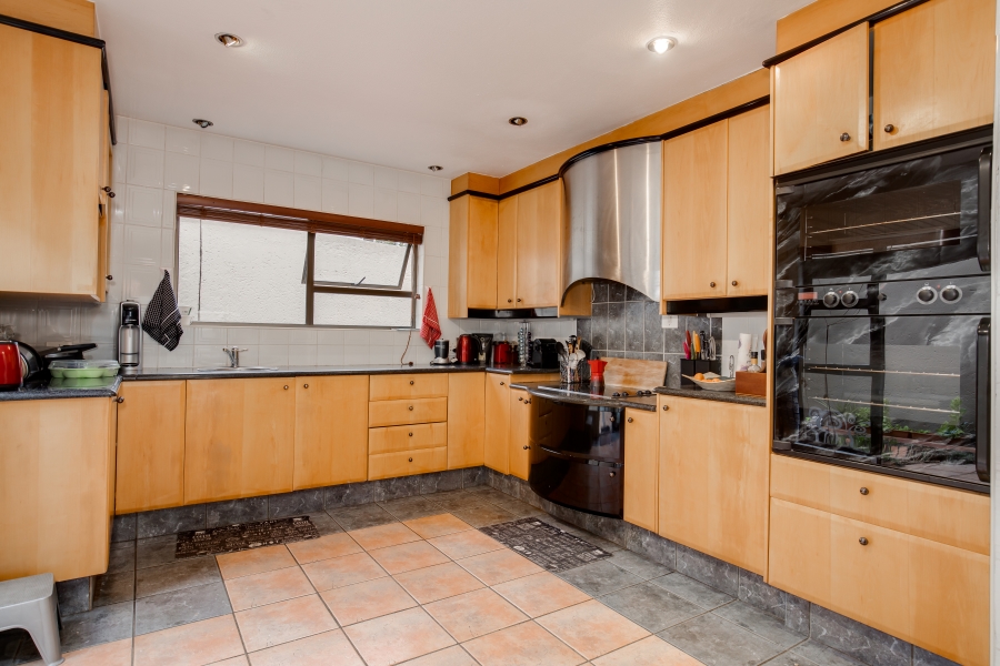 To Let 4 Bedroom Property for Rent in Fourways Gardens Gauteng