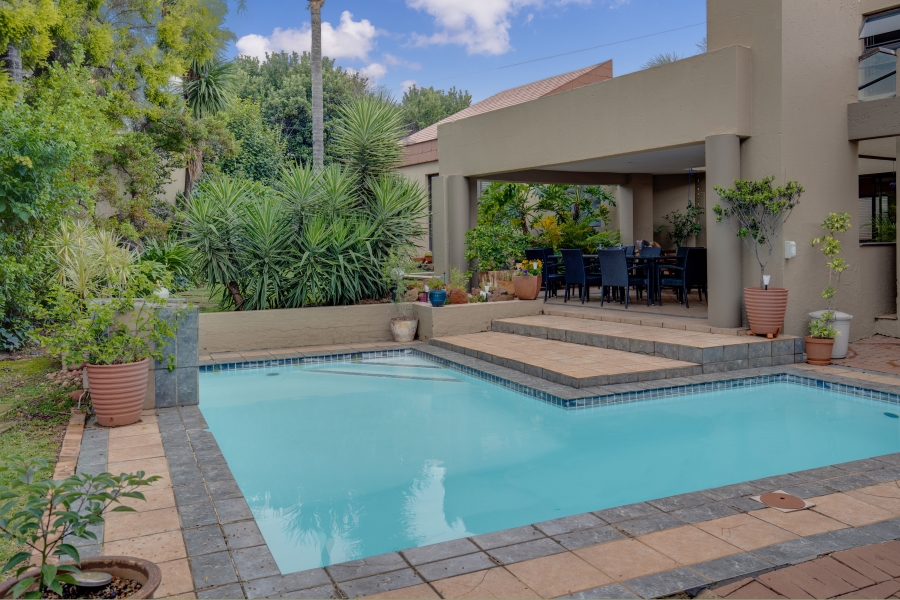 To Let 4 Bedroom Property for Rent in Fourways Gardens Gauteng