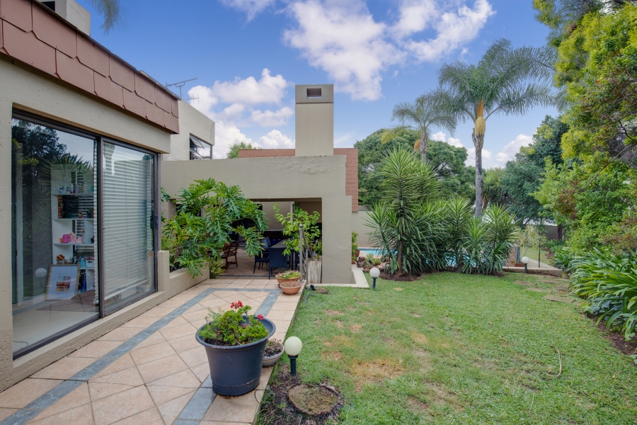 To Let 4 Bedroom Property for Rent in Fourways Gardens Gauteng