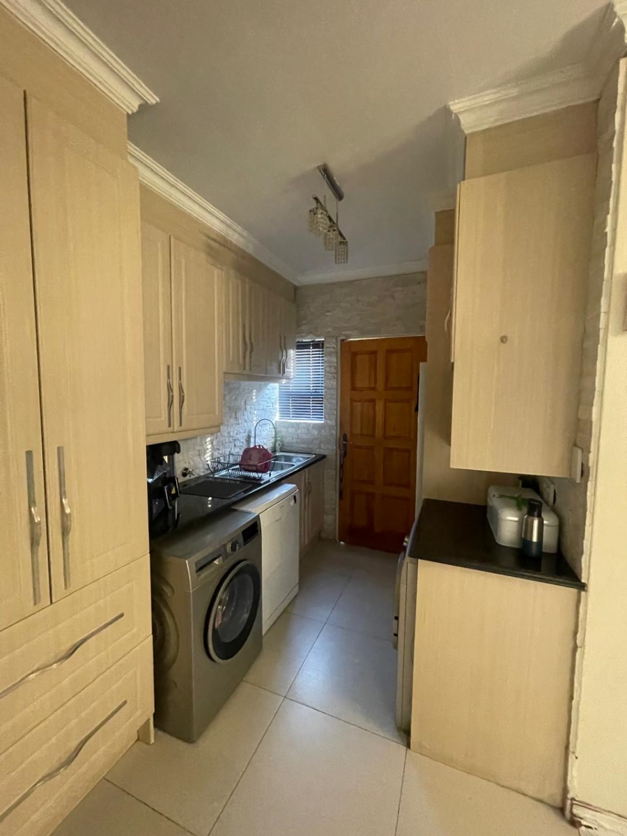 To Let 3 Bedroom Property for Rent in Raceview Gauteng