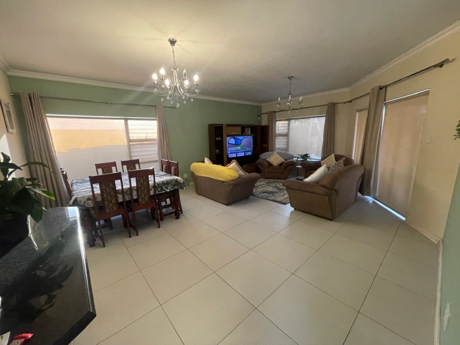 To Let 3 Bedroom Property for Rent in Raceview Gauteng