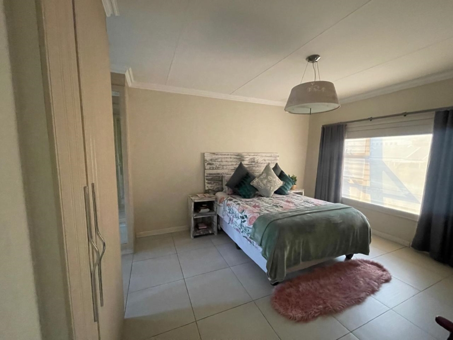 To Let 3 Bedroom Property for Rent in Raceview Gauteng