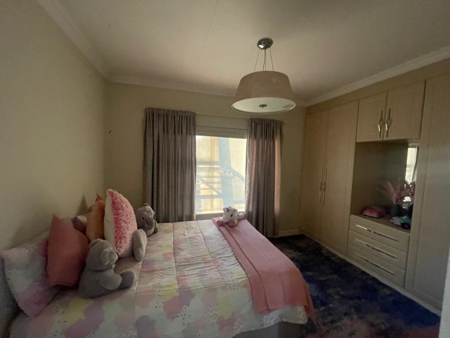To Let 3 Bedroom Property for Rent in Raceview Gauteng