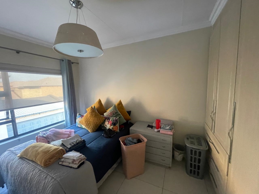 To Let 3 Bedroom Property for Rent in Raceview Gauteng