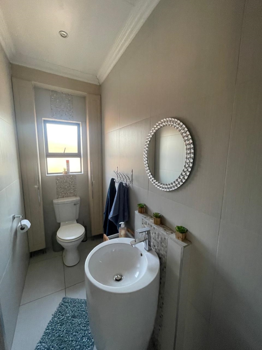 To Let 3 Bedroom Property for Rent in Raceview Gauteng