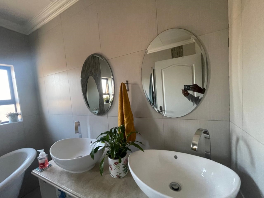 To Let 3 Bedroom Property for Rent in Raceview Gauteng