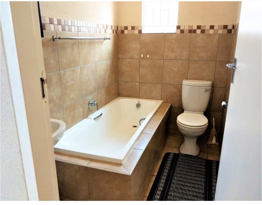 3 Bedroom Property for Sale in Albertsdal Gauteng