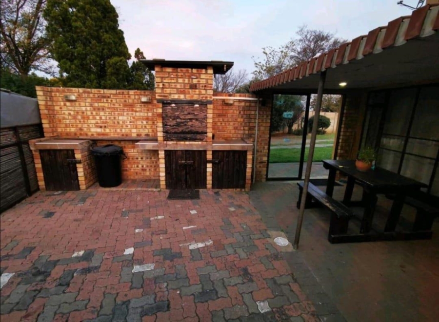 4 Bedroom Property for Sale in Three Rivers Gauteng