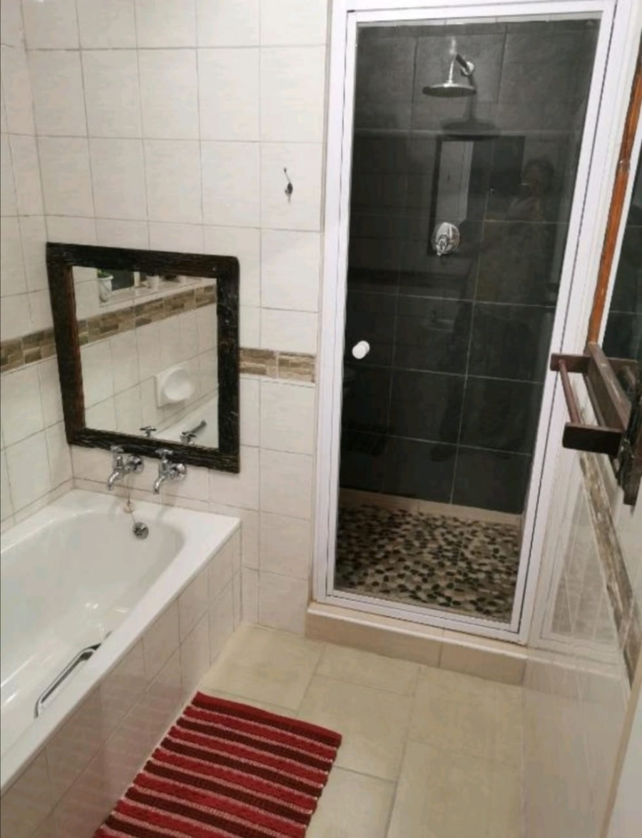 4 Bedroom Property for Sale in Three Rivers Gauteng