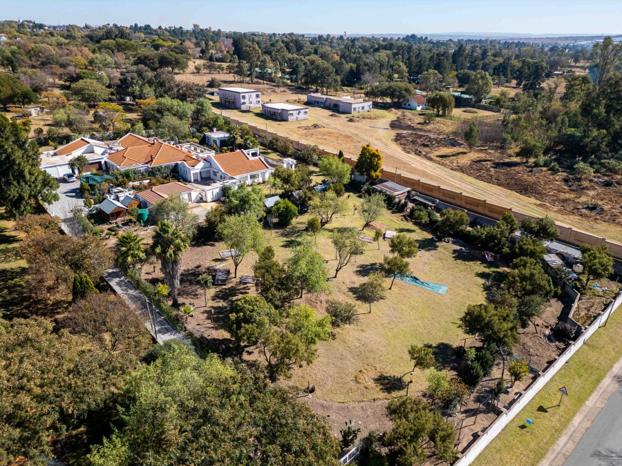 10 Bedroom Property for Sale in Glen Austin Gauteng