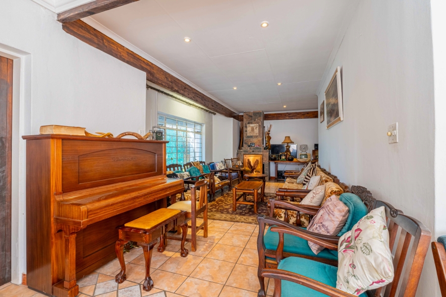 10 Bedroom Property for Sale in Glen Austin Gauteng