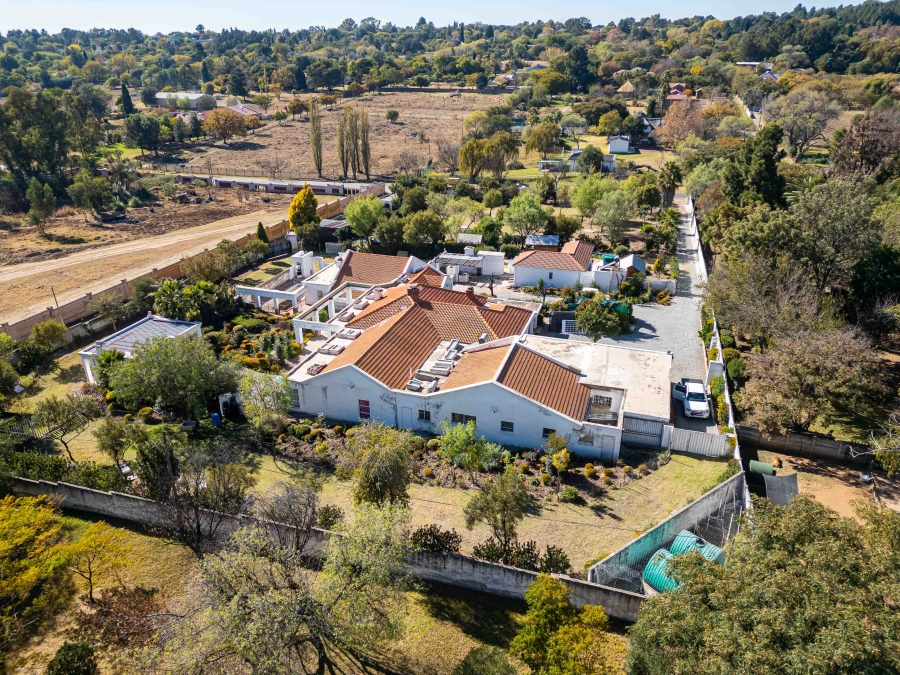 10 Bedroom Property for Sale in Glen Austin Gauteng